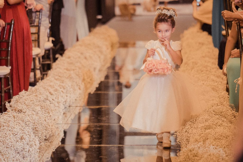 cerimônia de casamento com daminha