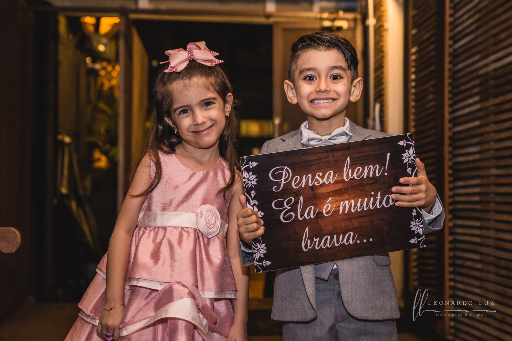 pajens e daminhas com plaquinhas