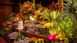 mesa de doces colorida 